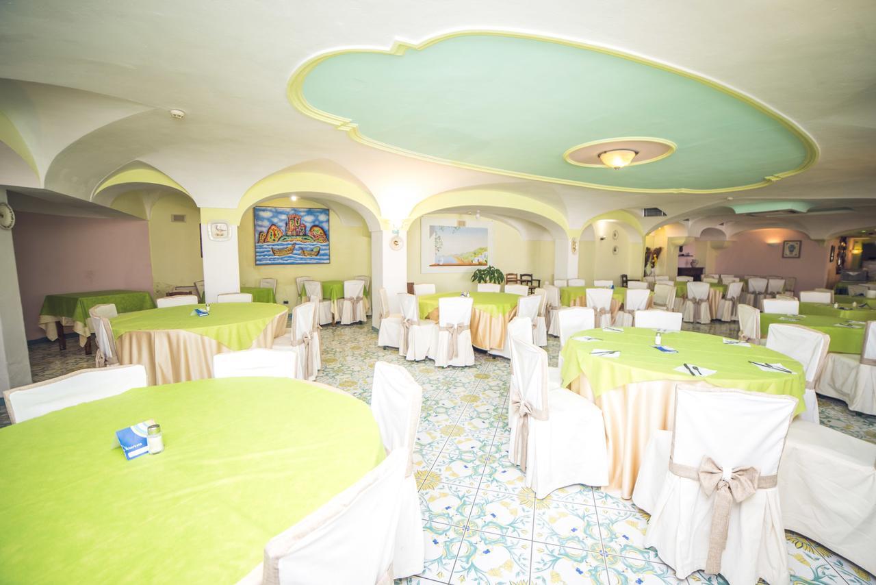 Hotel Carlo Magno Forio  Bagian luar foto