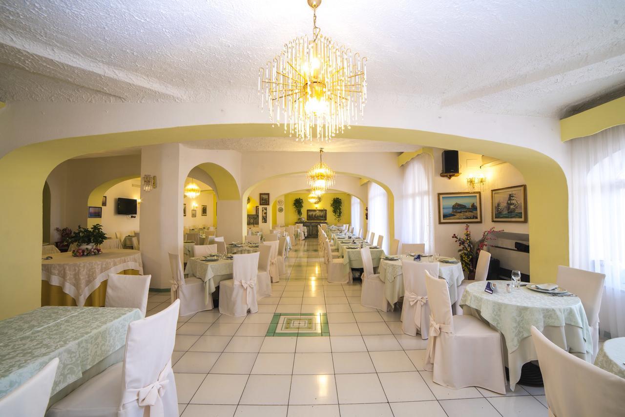Hotel Carlo Magno Forio  Bagian luar foto